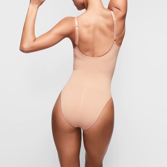 SKIMS Ochre Sculpting Bodysuit!! - Picture 9 of 10